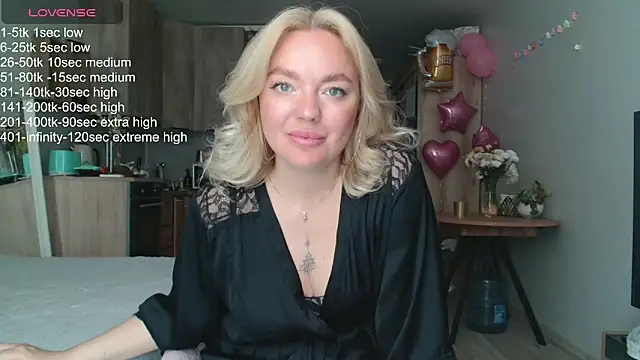 Snapshot of Eva___forever chatting on May 2026 05:49:01 AM Eva forever online show from May 2026 05:49:01 AM
