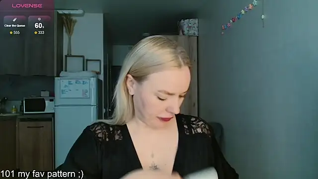 Snapshot of Eva___forever chatting on April 2026 02:12:02 AM Eva forever online show from April 2026 02:12:02 AM