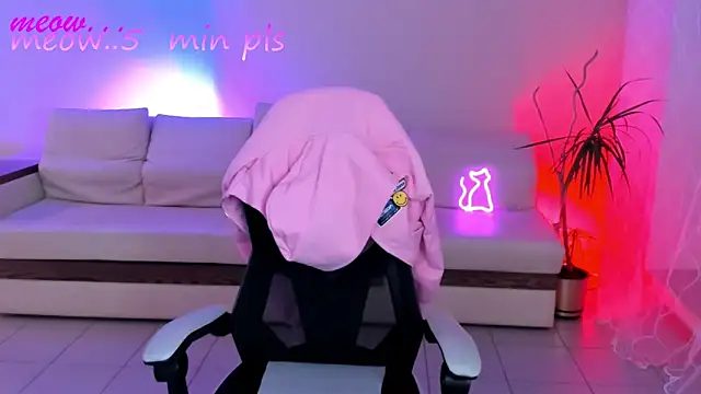 SweetMeeow online show from November 2025 01:10:01 AM