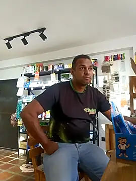 Snapshot of elnegro707070 chatting on November 2025 11:10:02 AM elnegro707070 online show from November 2025 11:10:02 AM