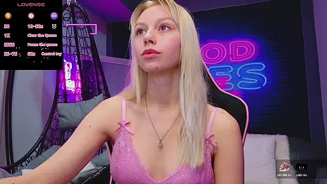 AlessiaCroft online show from November 2025 05:19:02 AM