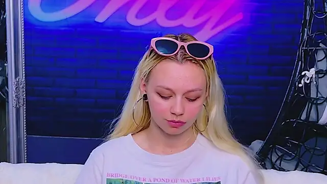 AlessiaCroft online show from May 2026 04:09:02 AM