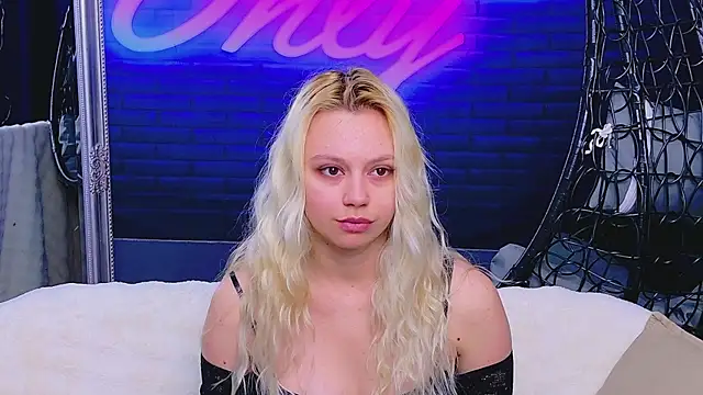 AlessiaCroft online show from May 2026 03:59:01 AM