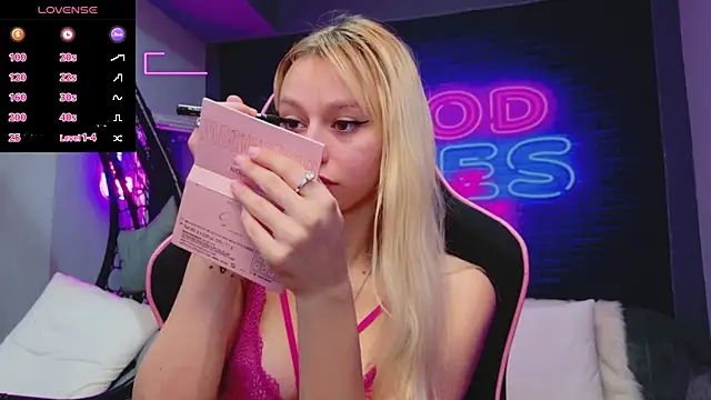 AlessiaCroft online show from November 2025 05:12:02 AM