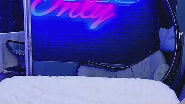 AlessiaCroft online show from April 2026 04:08:01 AM