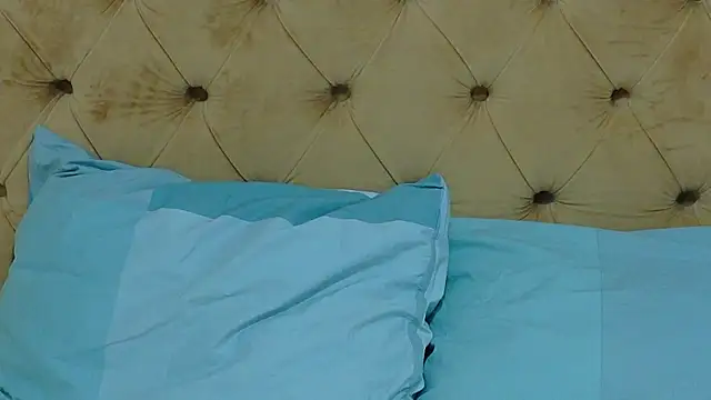 AlessiaCroft online show from April 2026 04:04:01 AM