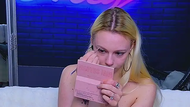 AlessiaCroft online show from April 2026 04:14:01 AM