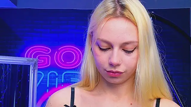 AlessiaCroft online show from April 2026 04:08:02 AM