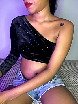 selena mia online show from October 2025 04:55:02 PM