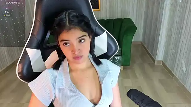 clementine t online show from October 2025 12:37:02 PM
