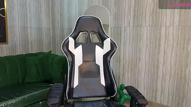 Snapshot of clementine_t chatting on October 2025 12:38:02 PM clementine t online show from October 2025 12:38:02 PM