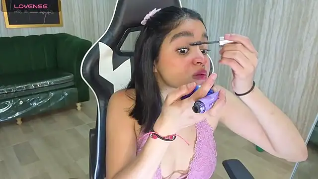 clementine t online show from September 2025 11:27:01 AM