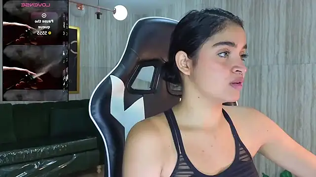 clementine t online show from October 2025 12:31:02 PM