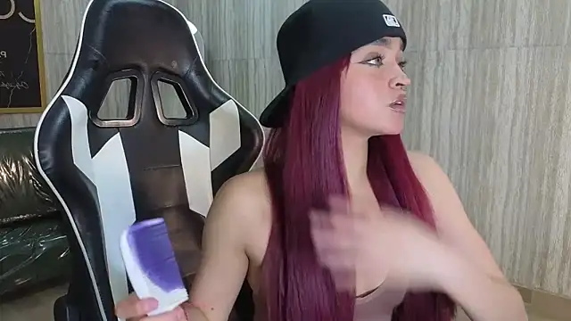 clementine t online show from September 2025 03:11:01 AM