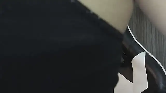 Snapshot of clementine_t chatting on November 2025 01:00:02 PM clementine t online show from November 2025 01:00:02 PM