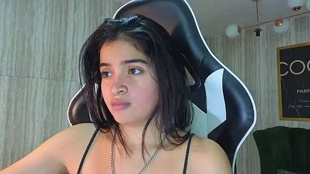 Snapshot of clementine_t chatting on November 2025 01:15:02 AM clementine t online show from November 2025 01:15:02 AM