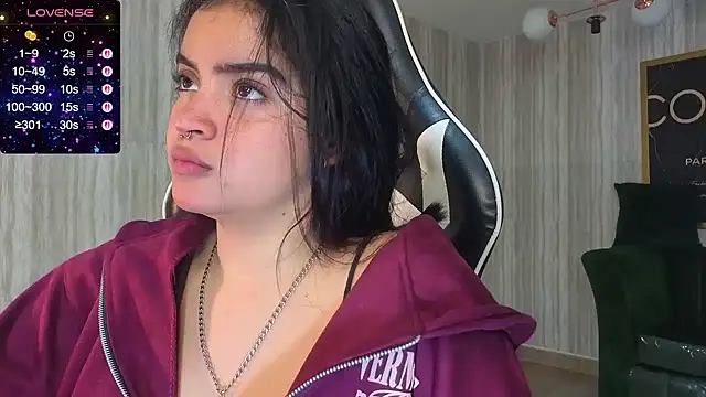 Snapshot of clementine_t chatting on November 2025 01:21:01 PM clementine t online show from November 2025 01:21:01 PM