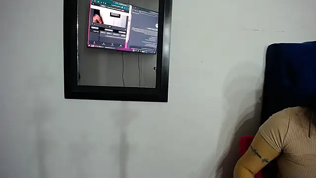 Snapshot of karolay_su chatting on October 2025 10:32:02 PM karolay su online show from October 2025 10:32:02 PM