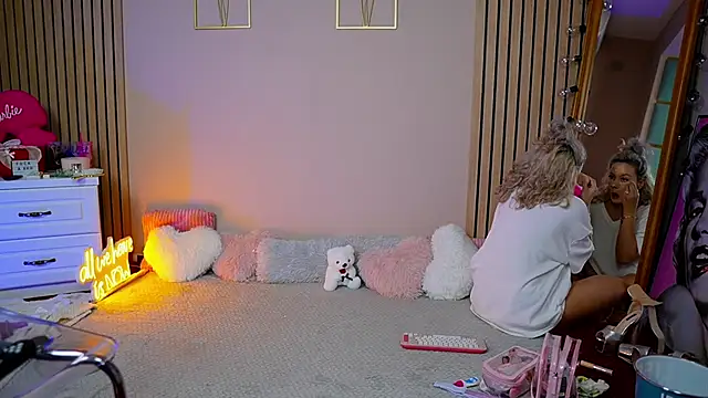 SabrinaJade online show from September 2025 05:06:02 AM