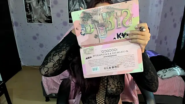 Medussa katt online show from November 2025 07:14:02 PM