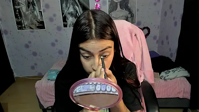 Medussa katt online show from November 2025 10:21:02 PM