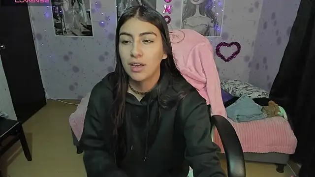 Medussa katt online show from November 2025 04:16:01 AM