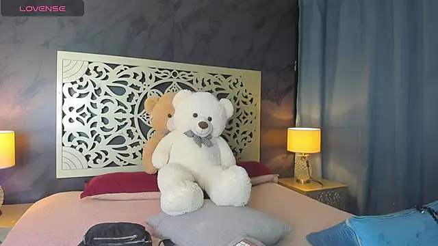 Amyblack   online show from March 2026 11:43:02 PM