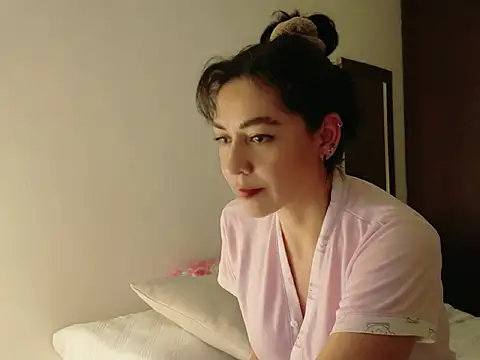 Alicia Montess online show from January 2026 03:32:01 AM