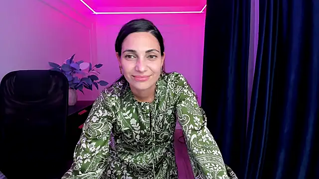 Snapshot of AllaYerty chatting on October 2025 11:33:01 AM AllaYerty online show from October 2025 11:33:01 AM