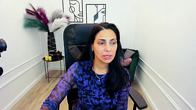 AllaYerty online show from November 2025 11:26:01 AM