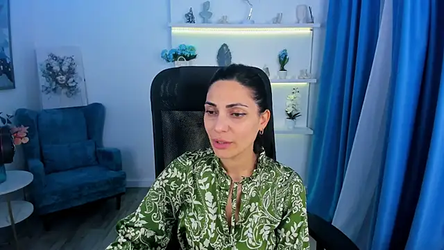 AllaYerty online show from November 2025 11:42:02 AM