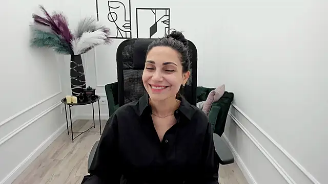 AllaYerty online show from November 2025 07:25:01 PM