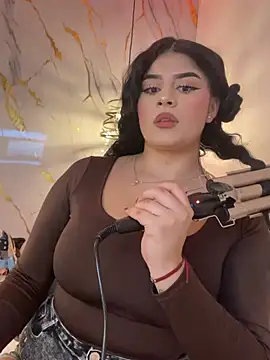 Kariina  69 online show from April 2026 06:16:01 PM