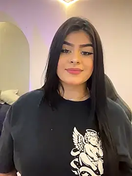 Snapshot of Kariina__69 chatting on October 2025 03:27:02 AM Kariina 69 online show from October 2025 03:27:02 AM