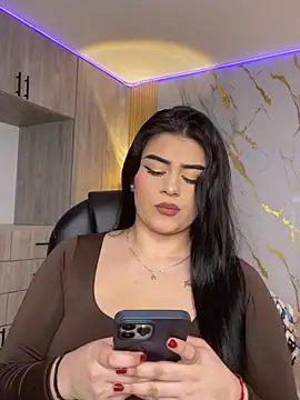 Kariina  69 online show from April 2026 07:09:02 PM