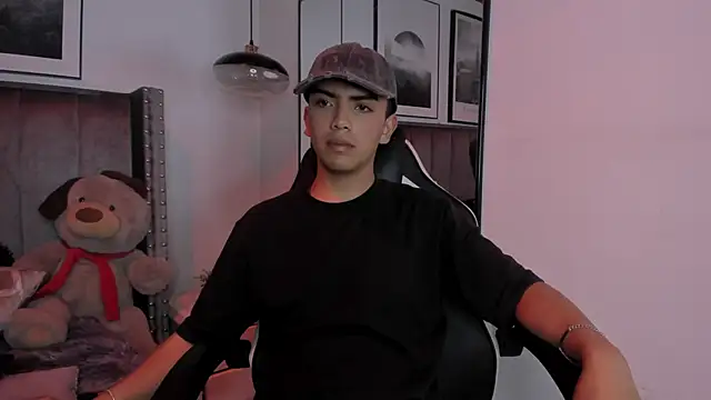 Niick Twink online show from September 2025 07:40:02 PM