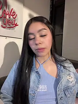 Snapshot of Cristina_pinkk chatting on October 2025 02:23:02 AM Cristina pinkk online show from October 2025 02:23:02 AM