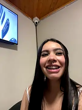 Snapshot of Cristina_pinkk chatting on October 2025 03:10:02 AM Cristina pinkk online show from October 2025 03:10:02 AM