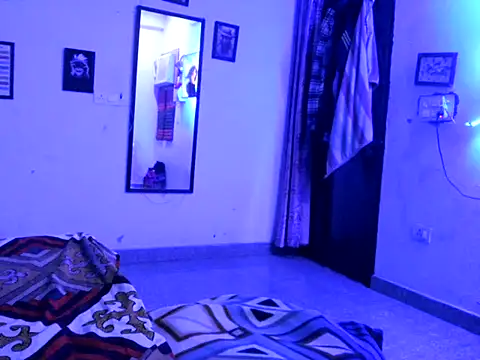 Evalivehere online show from February 2026 12:00:01 PM