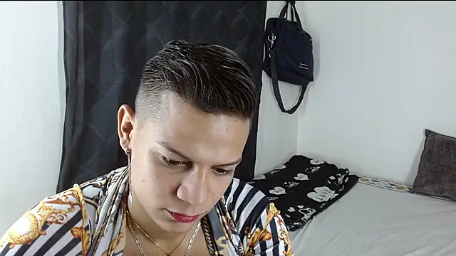 axce1 boy24 online show from October 2025 12:07:01 PM