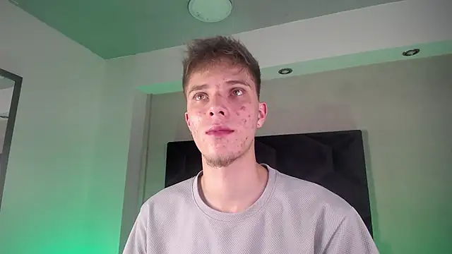 Robbin Blaze online show from March 2026 10:01:01 PM