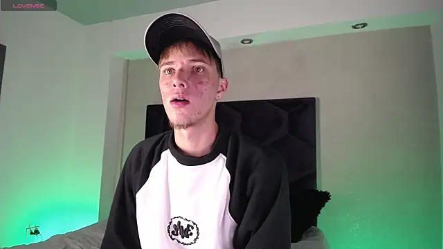 Robbin Blaze online show from April 2026 04:58:02 AM