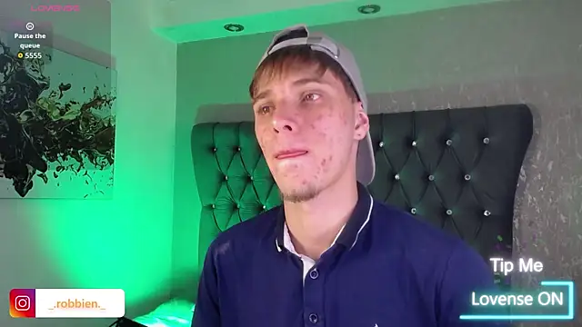 Robbin Blaze online show from April 2026 05:13:01 AM