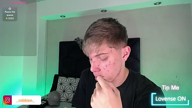 Robbin Blaze online show from April 2026 04:58:02 AM