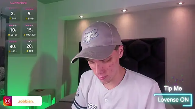 Robbin Blaze online show from April 2026 04:27:02 AM