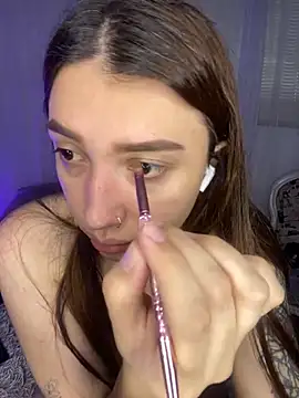 Snapshot of Mia__Gray chatting on November 2025 07:52:02 PM Mia Gray online show from November 2025 07:52:02 PM