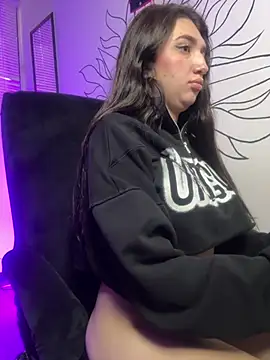 Mia  Gray online show from April 2026 09:39:33 PM