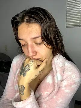 Mia  Gray online show from October 2025 03:22:02 PM