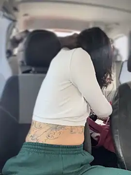 MeekyRich online show from November 2025 05:13:01 AM