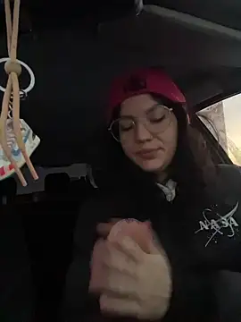 MeekyRich online show from November 2025 02:01:03 AM